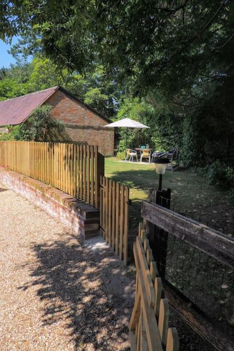 Landford'S Cottage, Your Retreat! 외부 사진