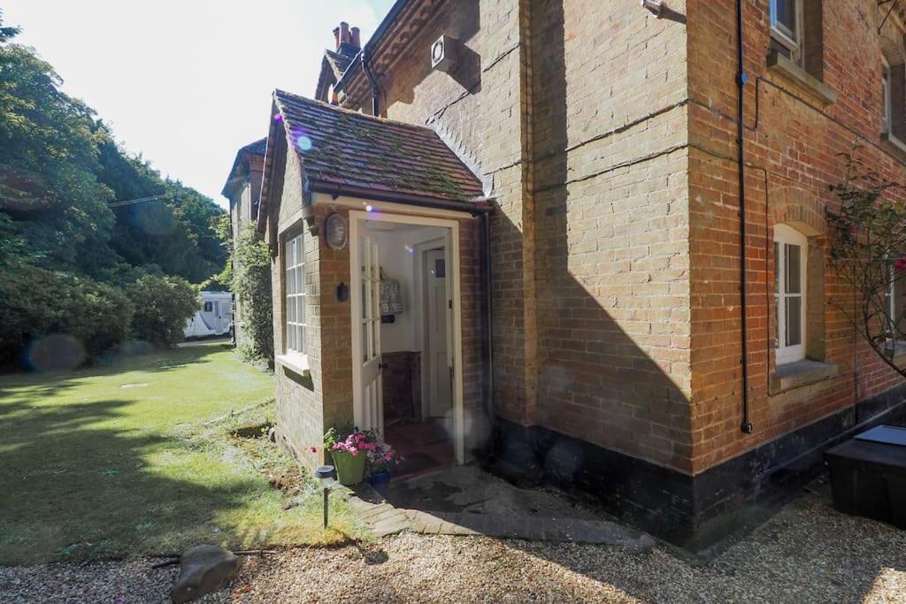 Landford'S Cottage, Your Retreat! 외부 사진